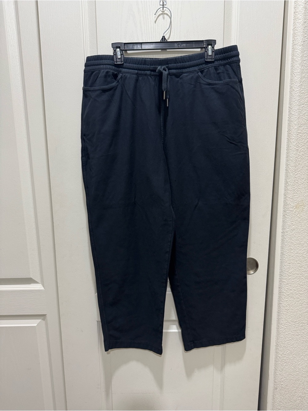 Athleta Women’s Black Jogger Pants Large Relaxed Ankle Drawstring